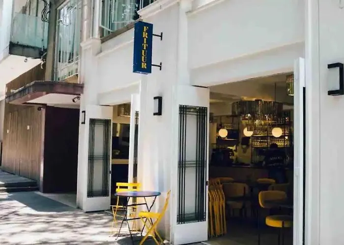 Apartamento Condesa Campeche 6 2br, 1ba With Expansive Living Space